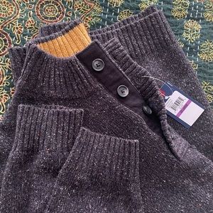 NWT mens IZOD sweater. XXL fits like XL. Good as oversized womens sweater.